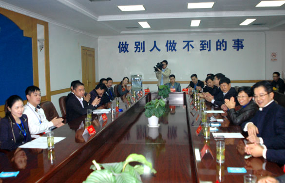溧陽市青商會會員來江蘇上上電纜集團(tuán)參觀、座談