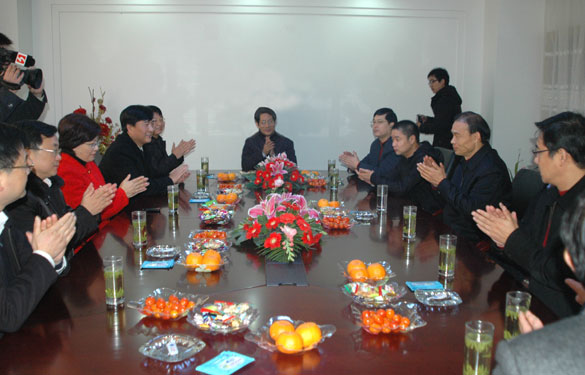 溧陽市委書記韓立明、市長盛建良一行來上上集團(tuán)走訪慰問